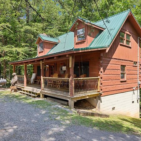 A Charming Cabin, Pool, Firepit, Hot Tub-Jacuzzi Gatlinburg Exterior photo