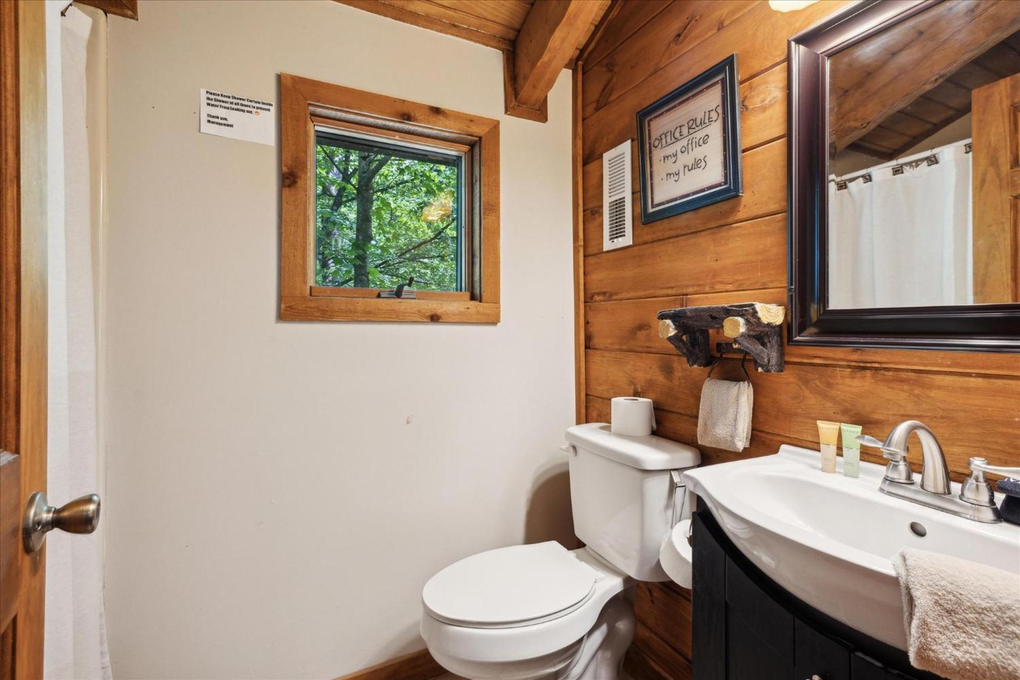 A Charming Cabin, Pool, Firepit, Hot Tub-Jacuzzi Gatlinburg Exterior photo